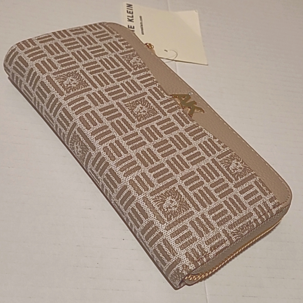 NEW Anne Klein Wallet